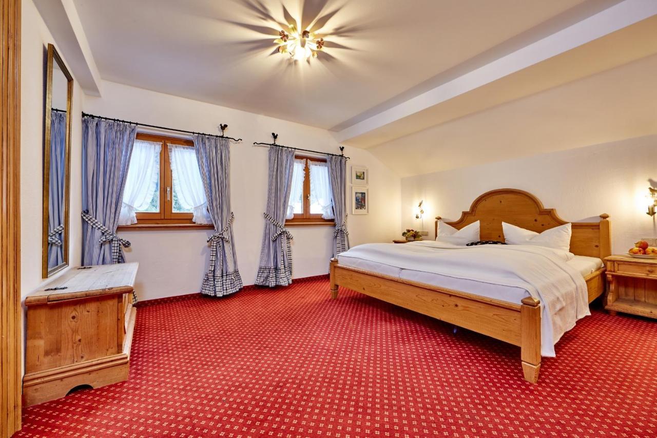 Hotel Foehrenhof Farchant Exterior photo